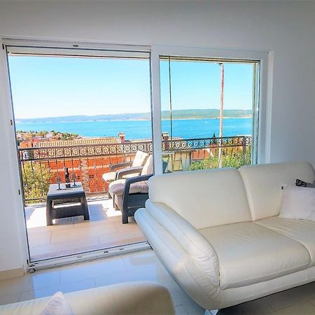 Holiday House Queens With Sea View Selce Bagian luar foto