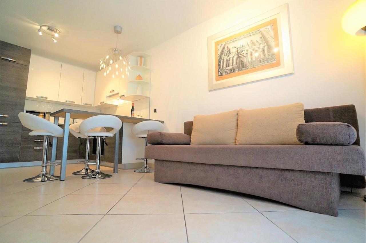 Holiday House Queens With Sea View Selce Bagian luar foto