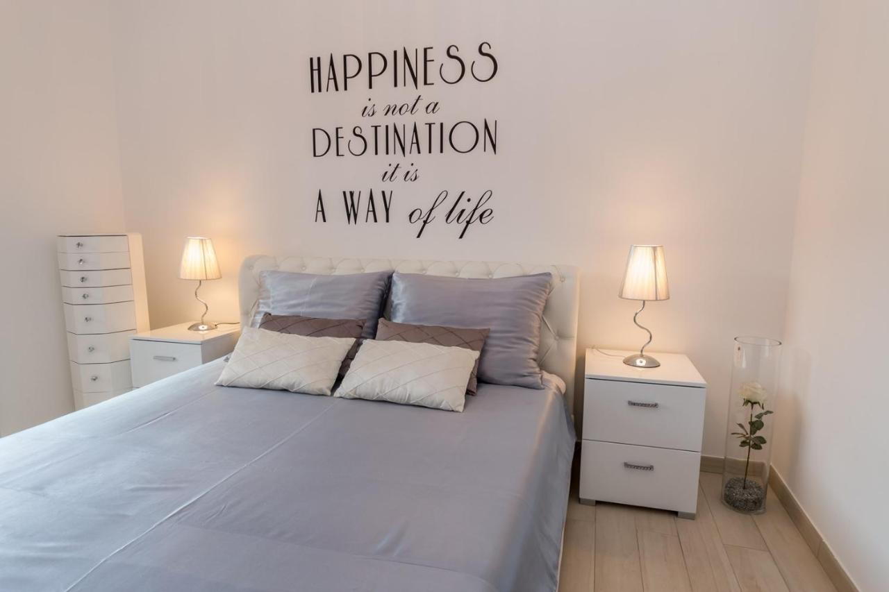 Holiday House Queens With Sea View Selce Bagian luar foto