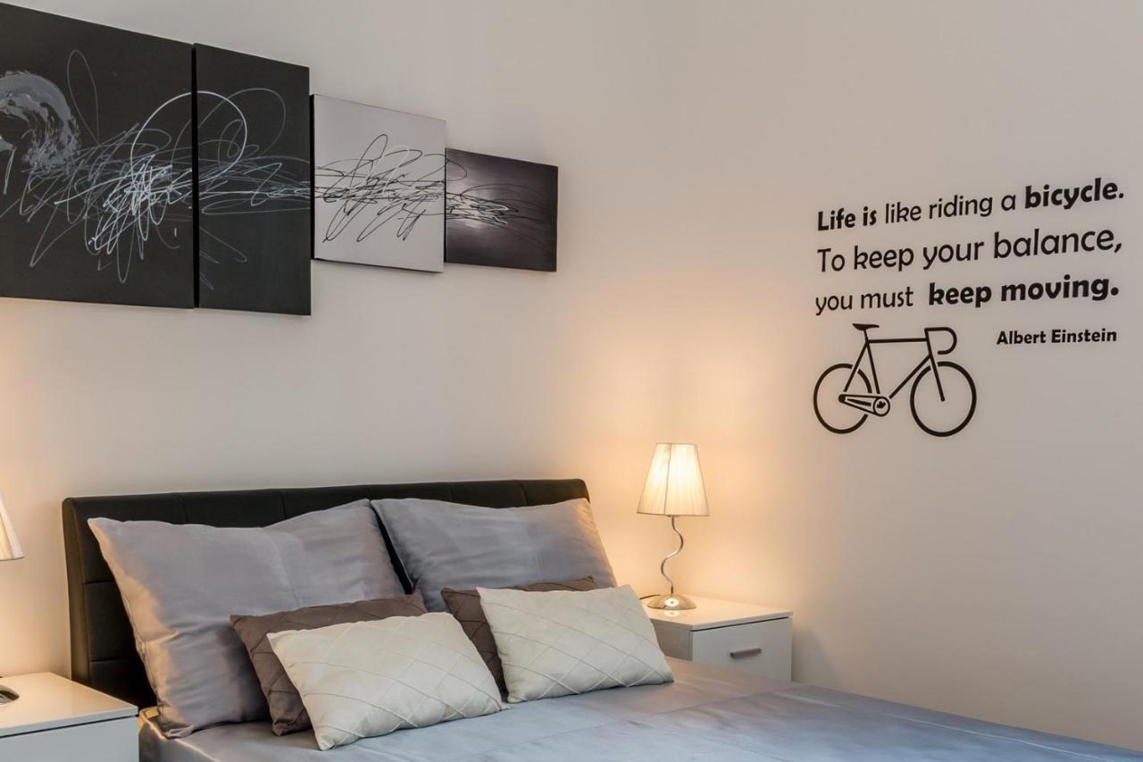 Holiday House Queens With Sea View Selce Bagian luar foto