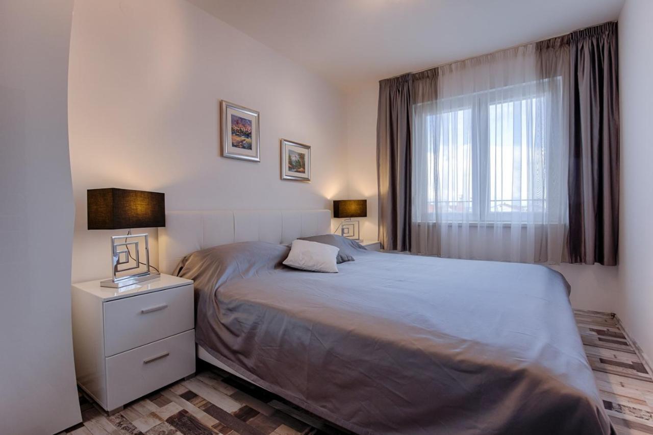 Holiday House Queens With Sea View Selce Bagian luar foto